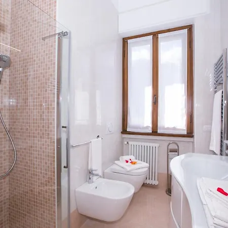 فيلة Sleeps 8 Pool Air Con ميناجيو