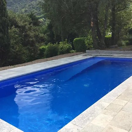 Sleeps 8 Pool Air Con ميناجيو