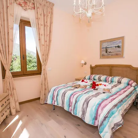 فيلة Sleeps 8 Pool Air Con ميناجيو