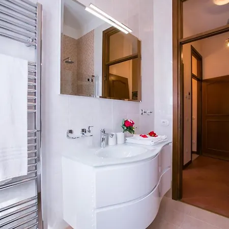 Sleeps 8 Pool Air Con فيلة